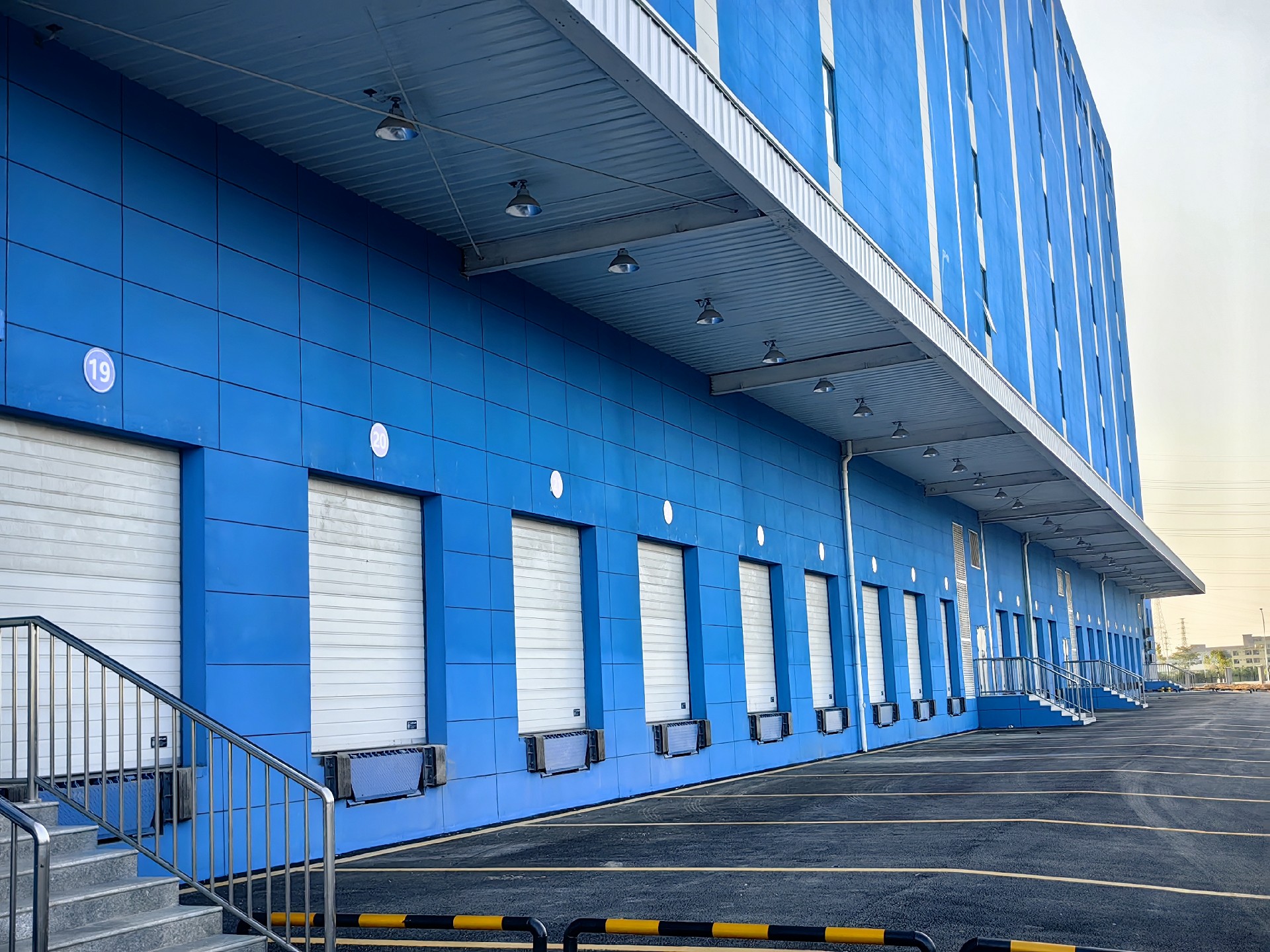 液压式高度调节板