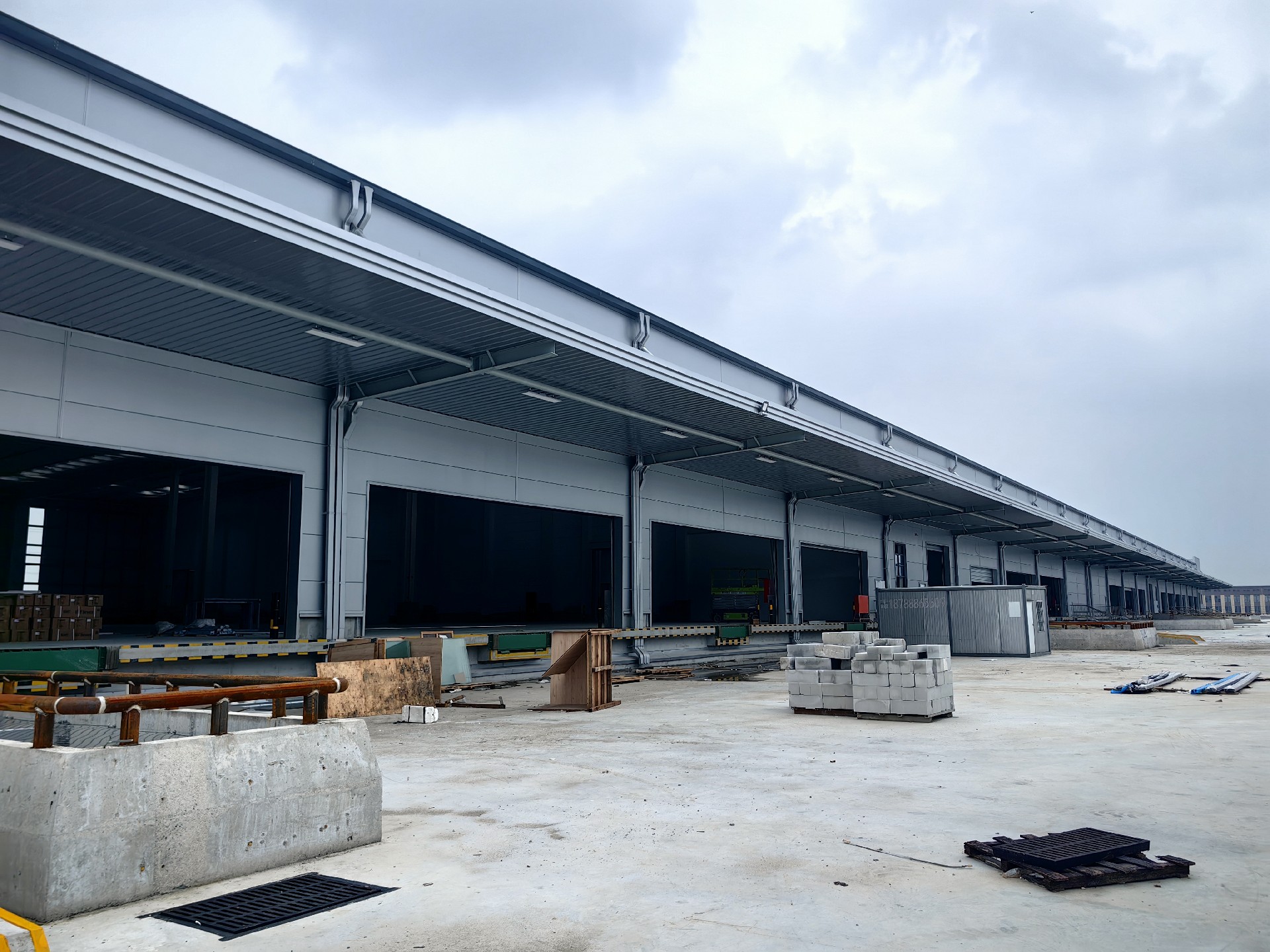 液压式高度调节板